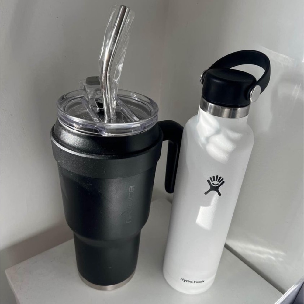 White Hydro Flask 24oz & Black Reduce 40oz Tumbler (Bundle)